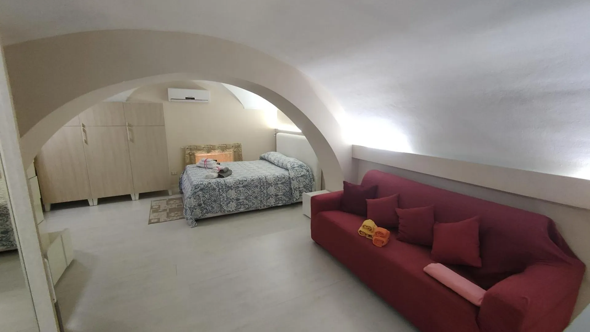 Center Catania Apartment 1 0*,  Italia
